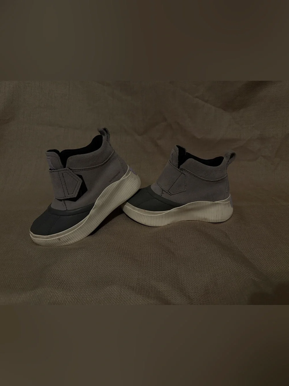 SOREL Kids Size 12 Gray Waterproof out and about Sneakers Boots
